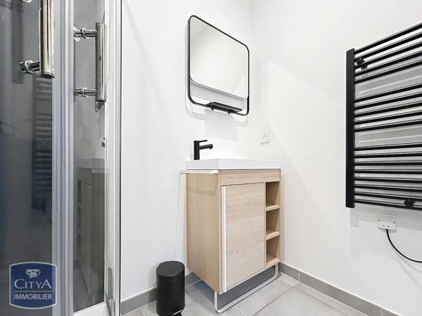 Appartement à louer 2 pièces 31.02m² Nîmes (30000)