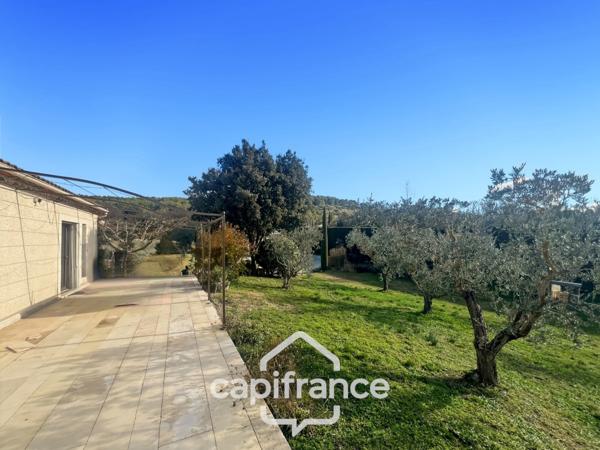 LES TAILLADES, maison individuelle de plain pied de 210 m2, en campagne, 4 chambres, sur un terrain de 2900 m2 environ, piscinene