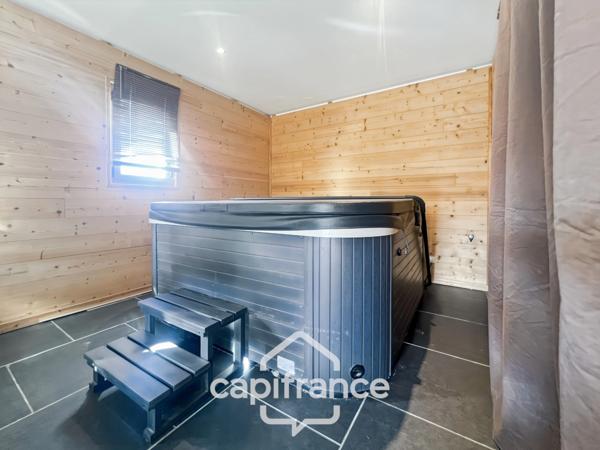 LES TAILLADES, maison individuelle de plain pied de 210 m2, en campagne, 4 chambres, sur un terrain de 2900 m2 environ, piscinene