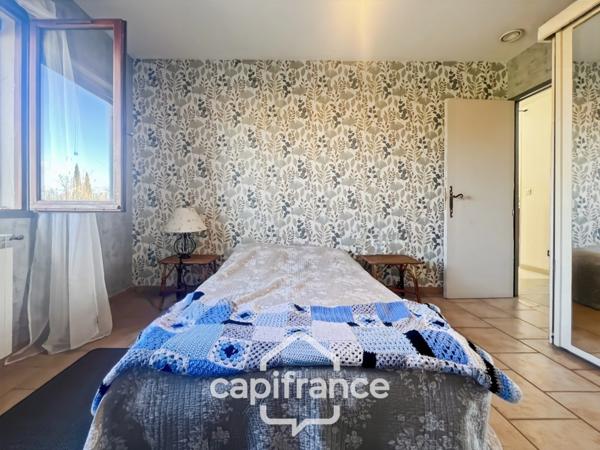 LES TAILLADES, maison individuelle de plain pied de 210 m2, en campagne, 4 chambres, sur un terrain de 2900 m2 environ, piscinene