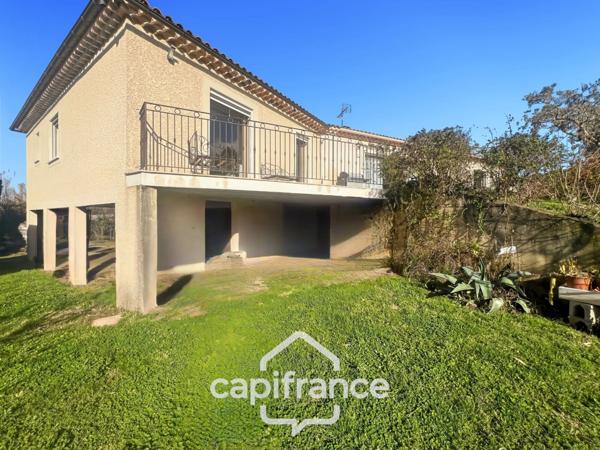 LES TAILLADES, maison individuelle de plain pied de 210 m2, en campagne, 4 chambres, sur un terrain de 2900 m2 environ, piscinene