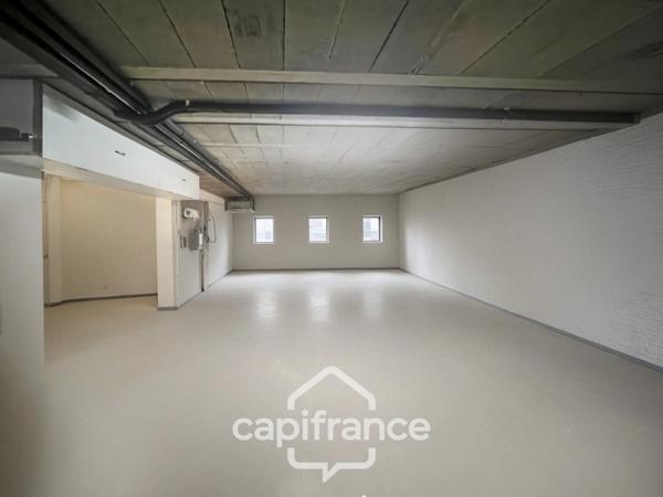 LES TAILLADES, maison individuelle de plain pied de 210 m2, en campagne, 4 chambres, sur un terrain de 2900 m2 environ, piscinene