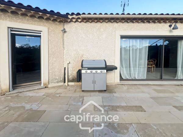 LES TAILLADES, maison individuelle de plain pied de 210 m2, en campagne, 4 chambres, sur un terrain de 2900 m2 environ, piscinene