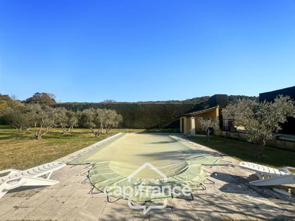 LES TAILLADES, maison individuelle de plain pied de 210 m2, en campagne, 4 chambres, sur un terrain de 2900 m2 environ, piscinene