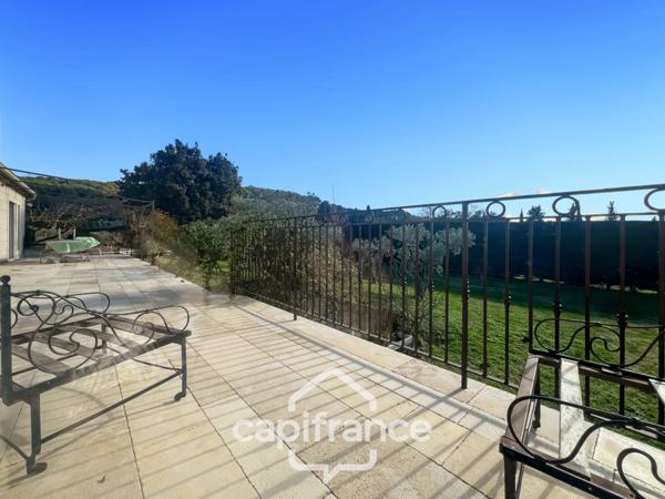 LES TAILLADES, maison individuelle de plain pied de 210 m2, en campagne, 4 chambres, sur un terrain de 2900 m2 environ, piscinene