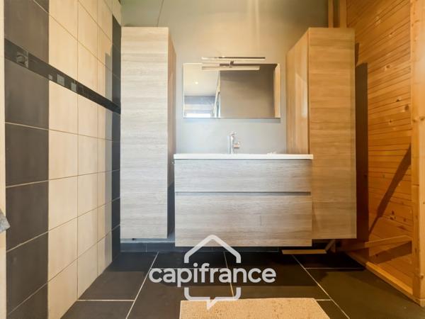 LES TAILLADES, maison individuelle de plain pied de 210 m2, en campagne, 4 chambres, sur un terrain de 2900 m2 environ, piscinene