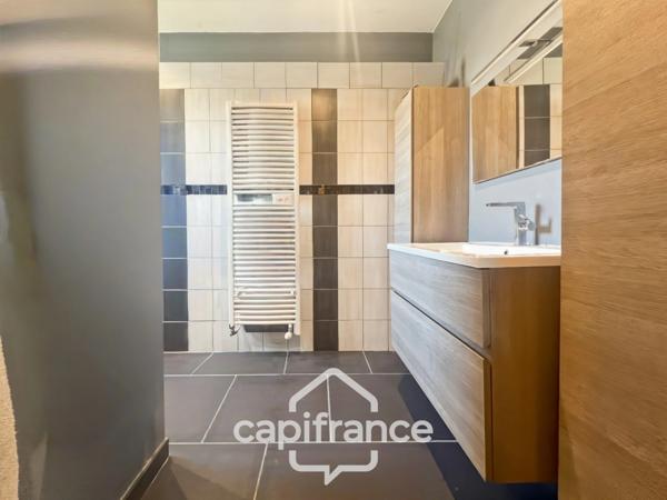 LES TAILLADES, maison individuelle de plain pied de 210 m2, en campagne, 4 chambres, sur un terrain de 2900 m2 environ, piscinene