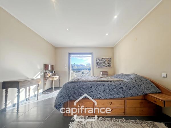 LES TAILLADES, maison individuelle de plain pied de 210 m2, en campagne, 4 chambres, sur un terrain de 2900 m2 environ, piscinene