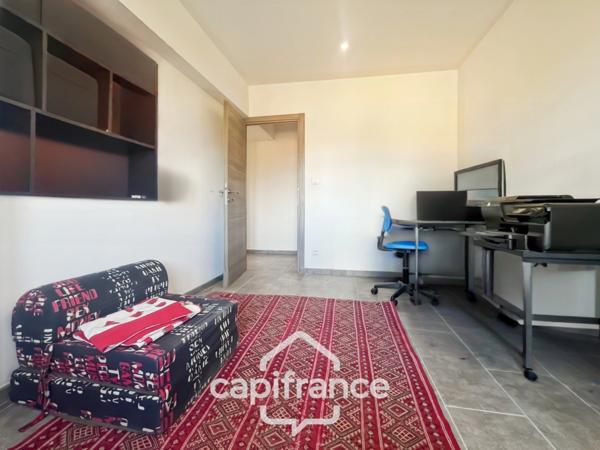 LES TAILLADES, maison individuelle de plain pied de 210 m2, en campagne, 4 chambres, sur un terrain de 2900 m2 environ, piscinene