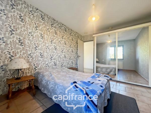 LES TAILLADES, maison individuelle de plain pied de 210 m2, en campagne, 4 chambres, sur un terrain de 2900 m2 environ, piscinene