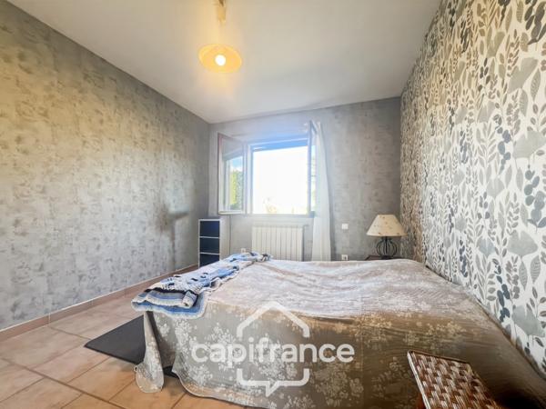 LES TAILLADES, maison individuelle de plain pied de 210 m2, en campagne, 4 chambres, sur un terrain de 2900 m2 environ, piscinene