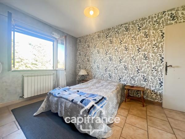 LES TAILLADES, maison individuelle de plain pied de 210 m2, en campagne, 4 chambres, sur un terrain de 2900 m2 environ, piscinene