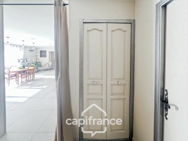 LES TAILLADES, maison individuelle de plain pied de 210 m2, en campagne, 4 chambres, sur un terrain de 2900 m2 environ, piscinene