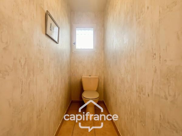 LES TAILLADES, maison individuelle de plain pied de 210 m2, en campagne, 4 chambres, sur un terrain de 2900 m2 environ, piscinene