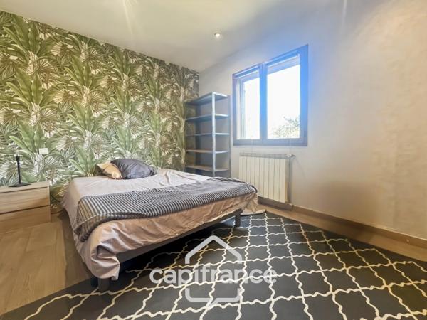 LES TAILLADES, maison individuelle de plain pied de 210 m2, en campagne, 4 chambres, sur un terrain de 2900 m2 environ, piscinene