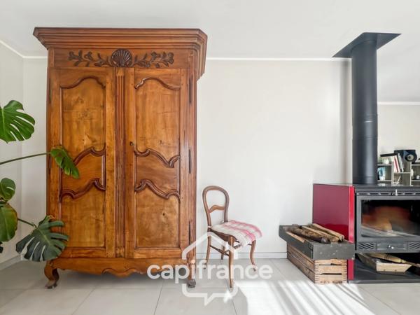 LES TAILLADES, maison individuelle de plain pied de 210 m2, en campagne, 4 chambres, sur un terrain de 2900 m2 environ, piscinene