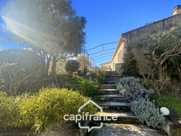 LES TAILLADES, maison individuelle de plain pied de 210 m2, en campagne, 4 chambres, sur un terrain de 2900 m2 environ, piscinene