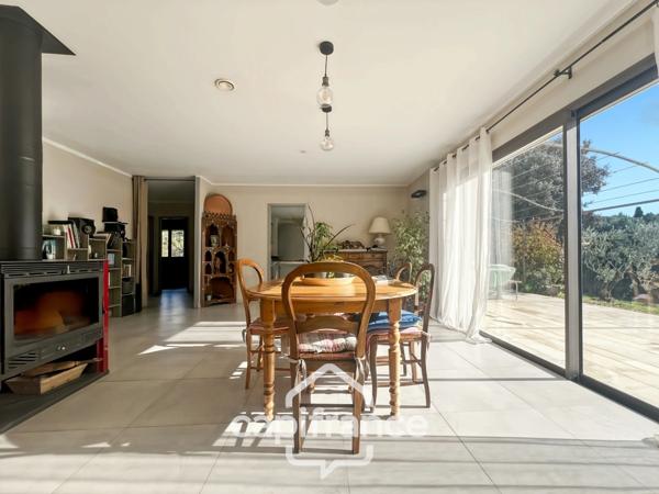 LES TAILLADES, maison individuelle de plain pied de 210 m2, en campagne, 4 chambres, sur un terrain de 2900 m2 environ, piscinene