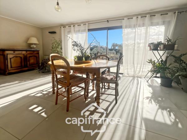 LES TAILLADES, maison individuelle de plain pied de 210 m2, en campagne, 4 chambres, sur un terrain de 2900 m2 environ, piscinene