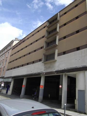 Parking · Location Grenoble (38000)