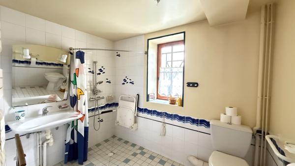 NOAILLES PROCHE, MAISON 6 PIECES,  3 CHAMBRES, BUREAU, DEPENDANCE, ACCES PMR, JARDIN CLOS