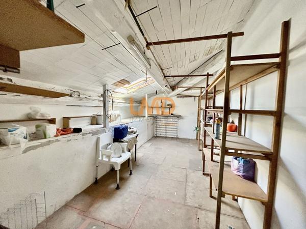 immeuble à rénover centre de nîmes, 4 appartements plus 2 studios