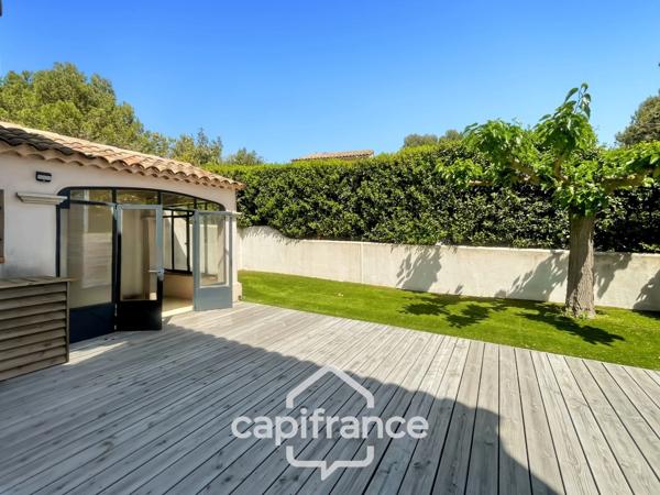Bienvenue dans votre nouvelle villa familiale et élégante  au Domaine et golf de Pont royal, 4 chambres, 110 m2 , jardin 556 m2