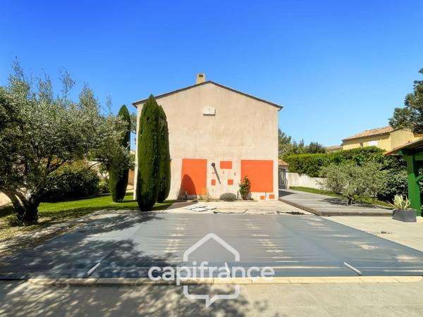 Bienvenue dans votre nouvelle villa familiale et élégante  au Domaine et golf de Pont royal, 4 chambres, 110 m2 , jardin 556 m2