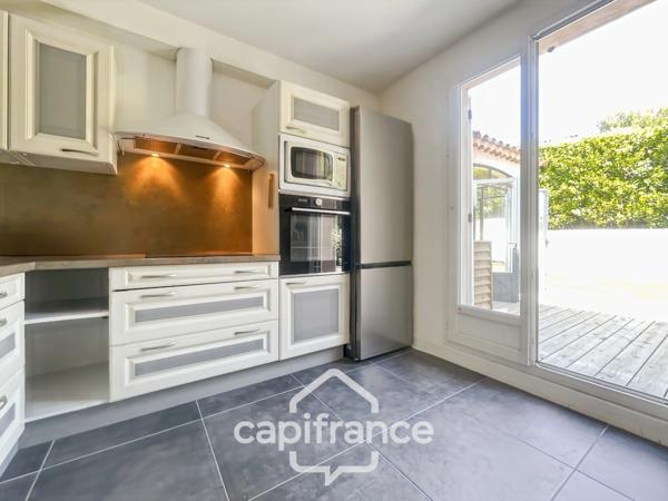 Bienvenue dans votre nouvelle villa familiale et élégante  au Domaine et golf de Pont royal, 4 chambres, 110 m2 , jardin 556 m2
