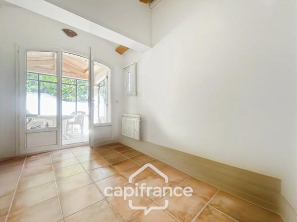 Bienvenue dans votre nouvelle villa familiale et élégante  au Domaine et golf de Pont royal, 4 chambres, 110 m2 , jardin 556 m2