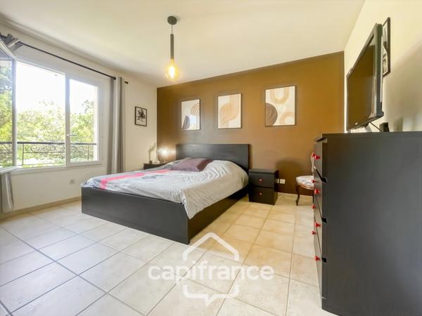 Bienvenue dans votre nouvelle villa familiale et élégante  au Domaine et golf de Pont royal, 4 chambres, 110 m2 , jardin 556 m2