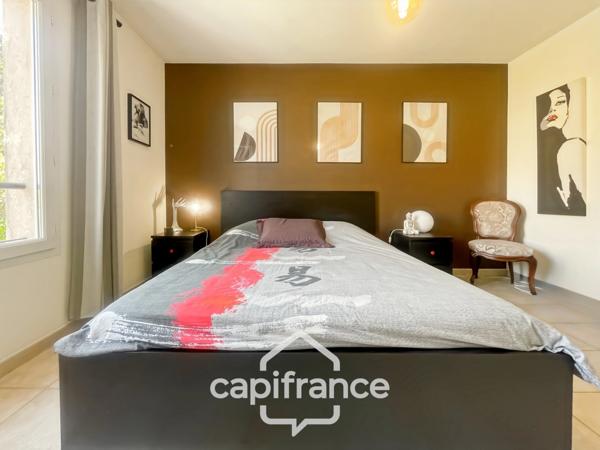 Bienvenue dans votre nouvelle villa familiale et élégante  au Domaine et golf de Pont royal, 4 chambres, 110 m2 , jardin 556 m2