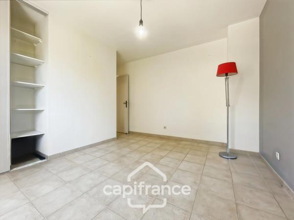 Bienvenue dans votre nouvelle villa familiale et élégante  au Domaine et golf de Pont royal, 4 chambres, 110 m2 , jardin 556 m2