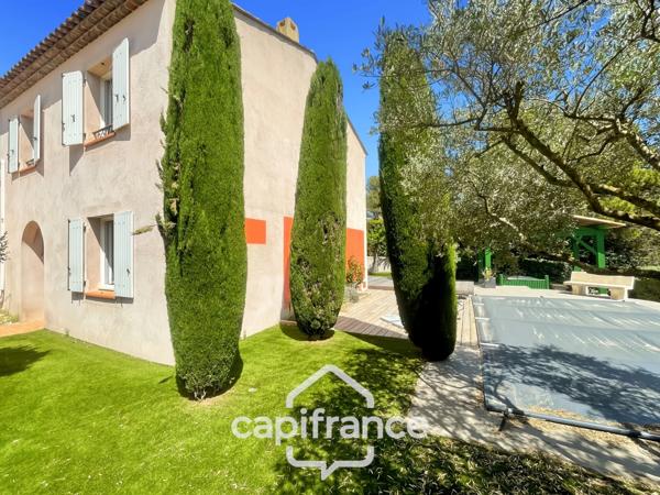 Bienvenue dans votre nouvelle villa familiale et élégante  au Domaine et golf de Pont royal, 4 chambres, 110 m2 , jardin 556 m2