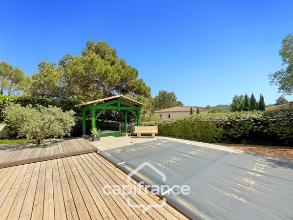 Bienvenue dans votre nouvelle villa familiale et élégante  au Domaine et golf de Pont royal, 4 chambres, 110 m2 , jardin 556 m2