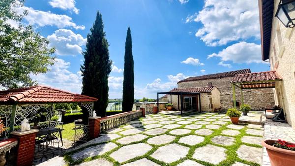 Maison en pierre de caractère, 6 pièce(s) 158 m2
