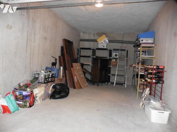 LA CHAPELLE SUR ERDRE, appartement centre ville, type 3 au deuxième étage, balcon et garage fermé