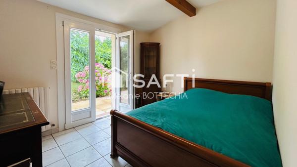 Maison familiale avec grand terrain, piscine et double garage à Bazas