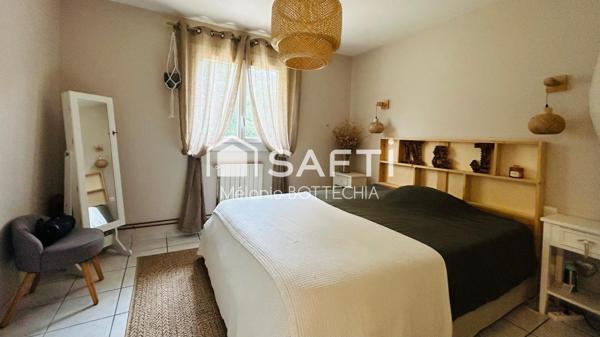 Maison familiale avec grand terrain, piscine et double garage à Bazas