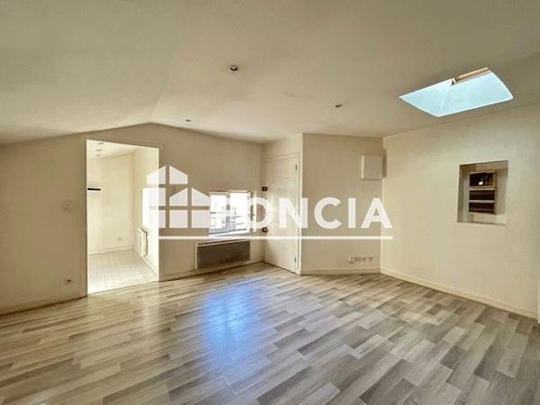 Location Appartement 2 pièces 34.1 m² - 3 PLACE DE LA BALEINE Lyon 69005