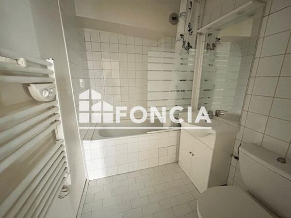 Location Appartement 2 pièces 34.1 m² - 3 PLACE DE LA BALEINE Lyon 69005