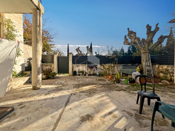 À Vendre T2 65M2 clés en main et 300M2 d'extérieur le village des caillols 13012