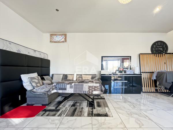 À Vendre T2 65M2 clés en main et 300M2 d'extérieur le village des caillols 13012