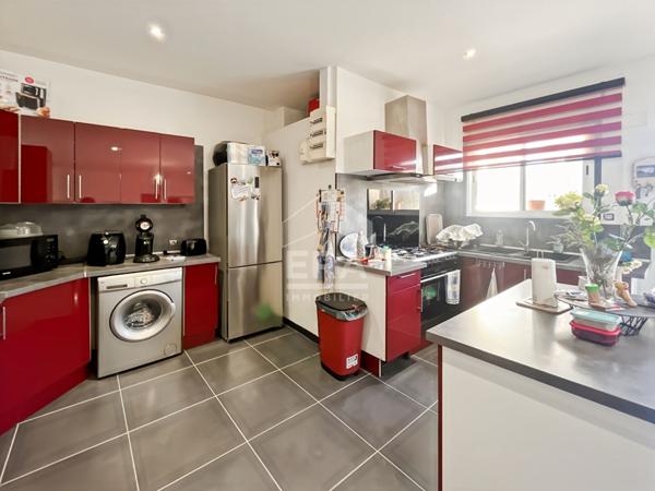 À Vendre T2 65M2 clés en main et 300M2 d'extérieur le village des caillols 13012