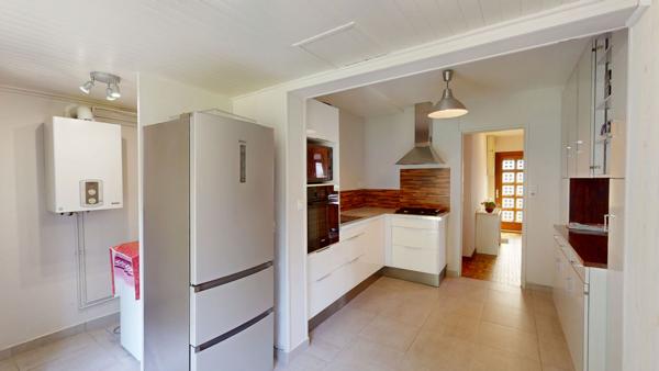 Maison de plain-pied rénovée à vendre à Saint-Jean-de-Braye , 3 chambres, jardin, garage
