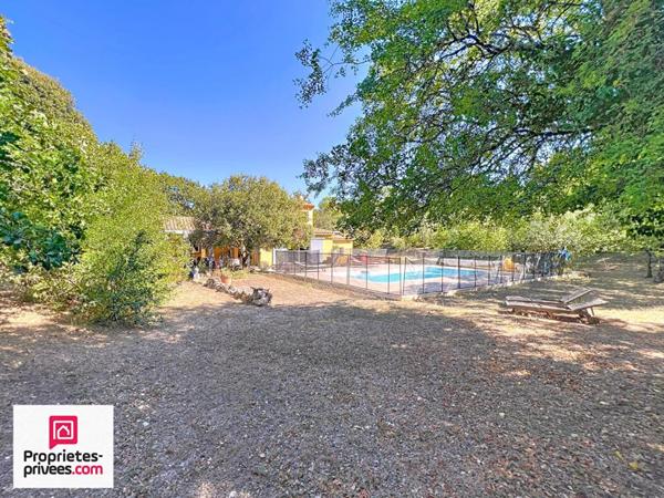 Villa 140 m² sur 2566 m² avec piscine et garage