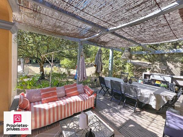 Villa 140 m² sur 2566 m² avec piscine et garage