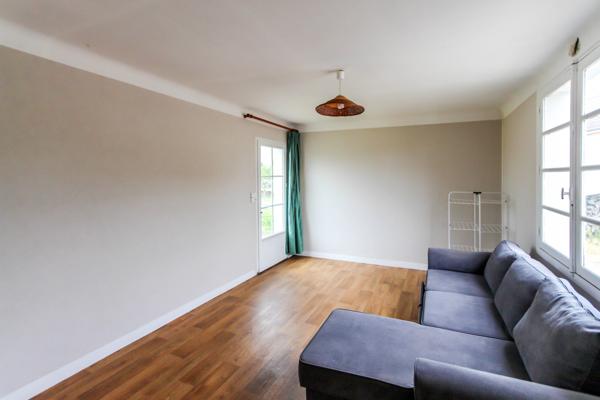 Saint-Pierre-la-Cour (53410) Maison de 63m² mitoyenne de caractère à rénover, terrain spacieux, exclusivité Saint Pierre la Cour !