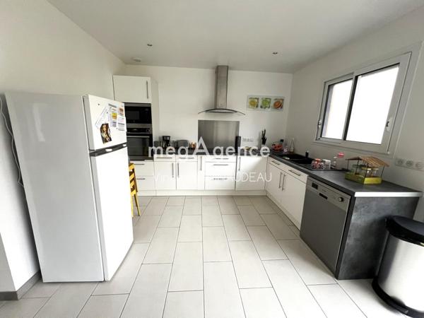 Maison à LE MAY-SUR-EVRE, 49122 - 10 pièces 187m²