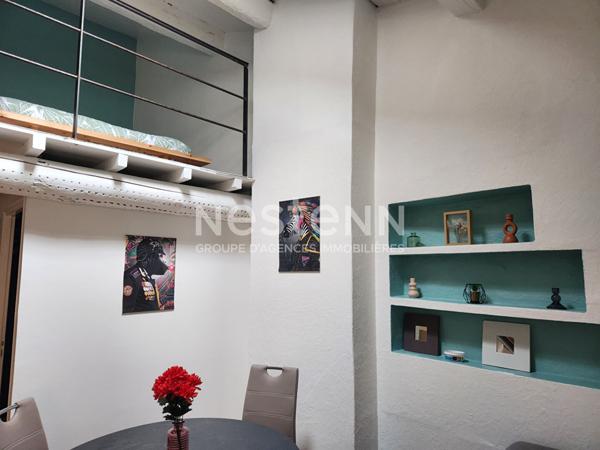 Immeuble de rapport à vendre hyper-centre Arles avec local commercial, caves voûtées et studios